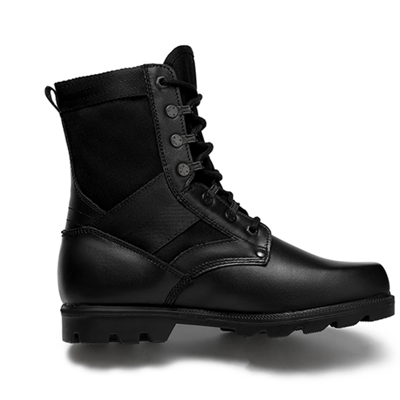 सेना के काले सामरिक जूते